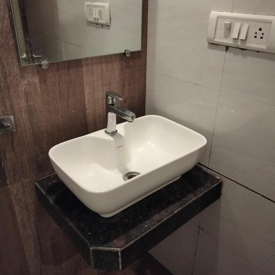 Hotel Everest Navi Mumbai Exterior photo