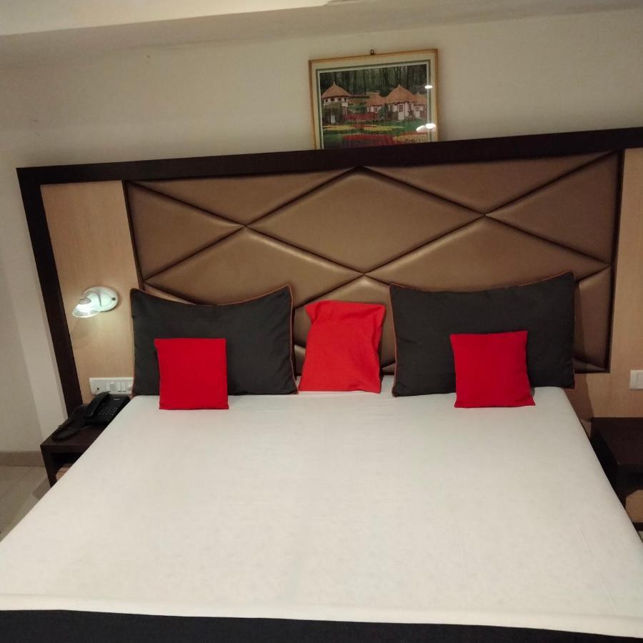 Hotel Everest Navi Mumbai Exterior photo