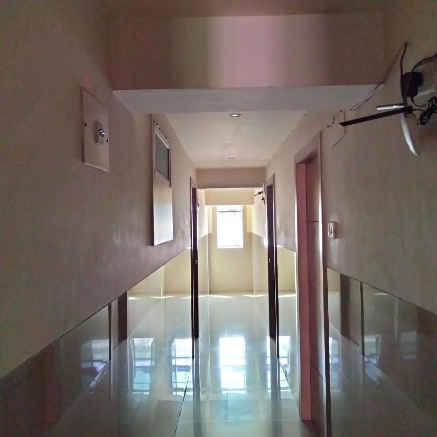 Hotel Everest Navi Mumbai Exterior photo