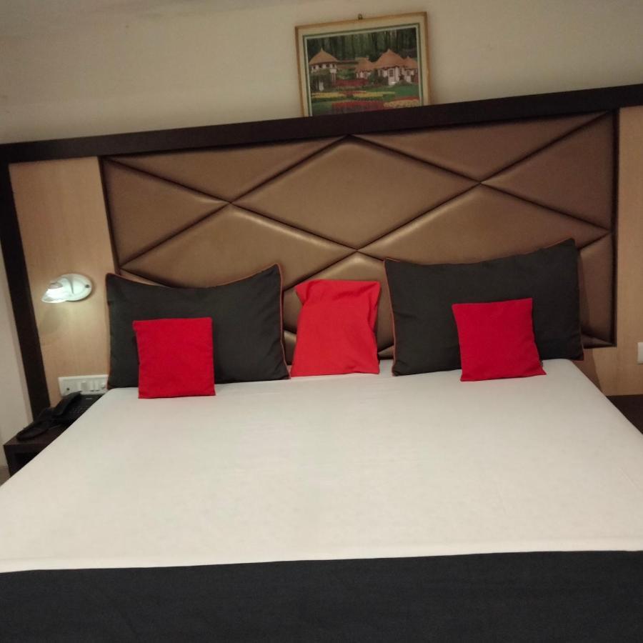 Hotel Everest Navi Mumbai Exterior photo