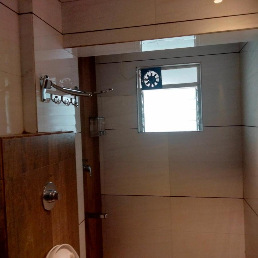 Hotel Everest Navi Mumbai Exterior photo