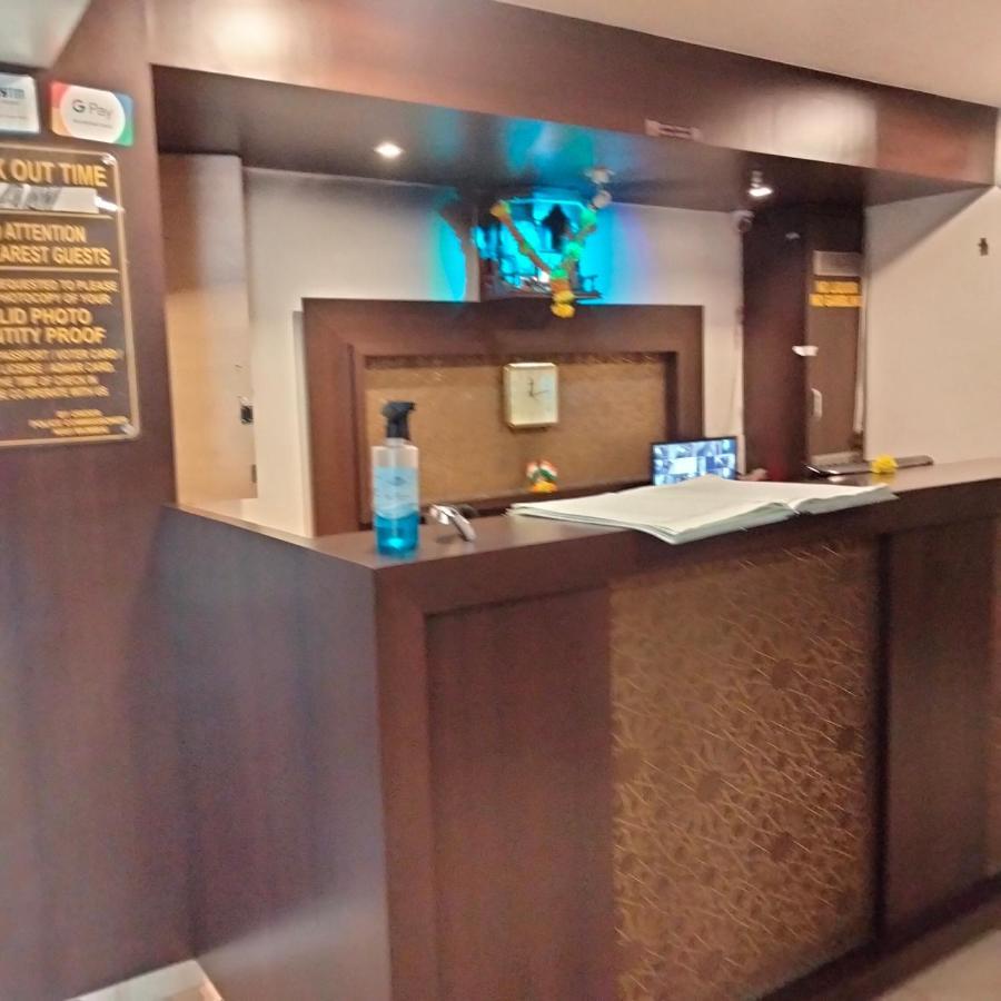 Hotel Everest Navi Mumbai Exterior photo