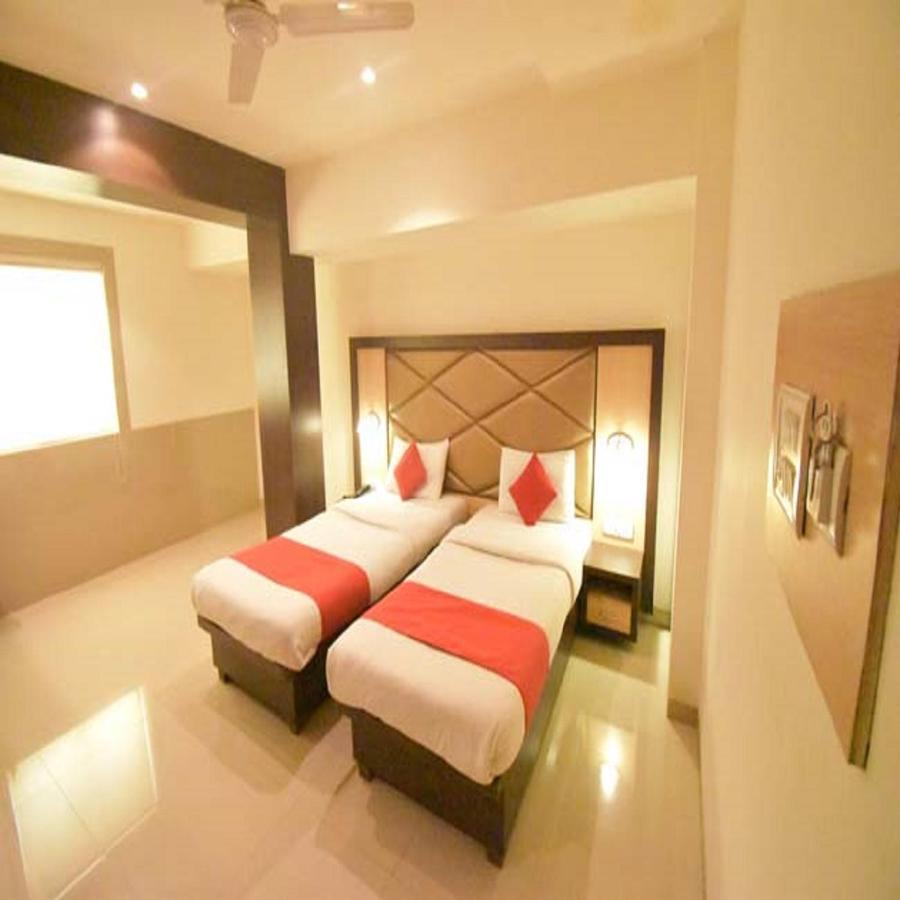 Hotel Everest Navi Mumbai Exterior photo