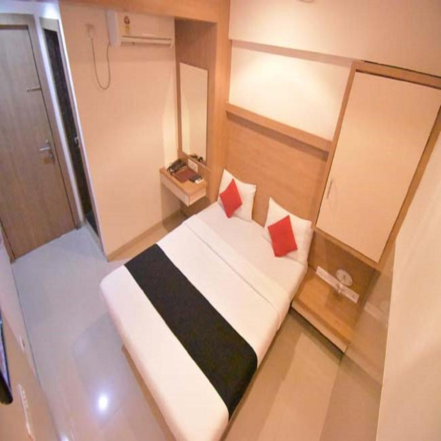 Hotel Everest Navi Mumbai Exterior photo