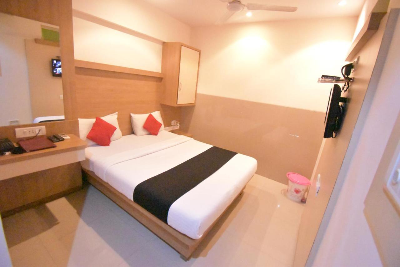 Hotel Everest Navi Mumbai Exterior photo