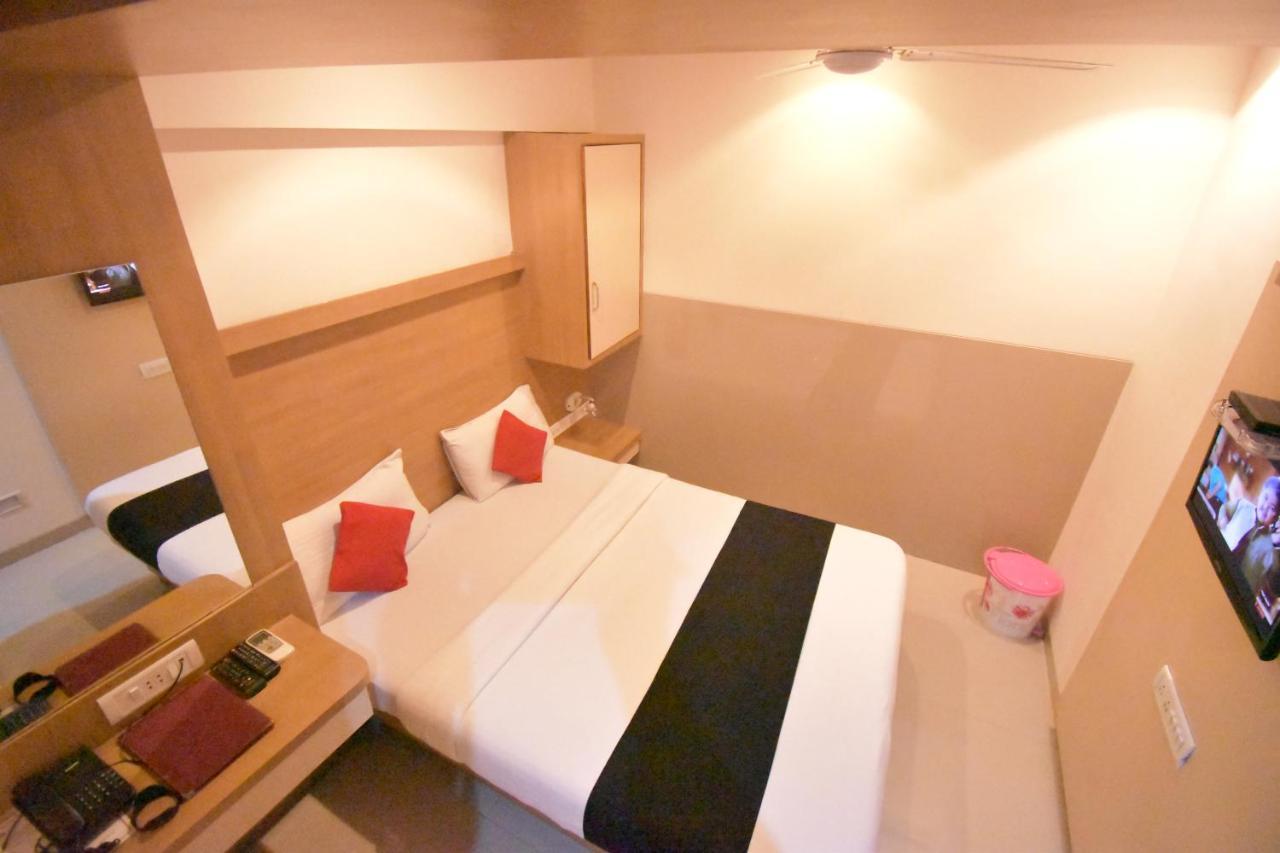 Hotel Everest Navi Mumbai Exterior photo