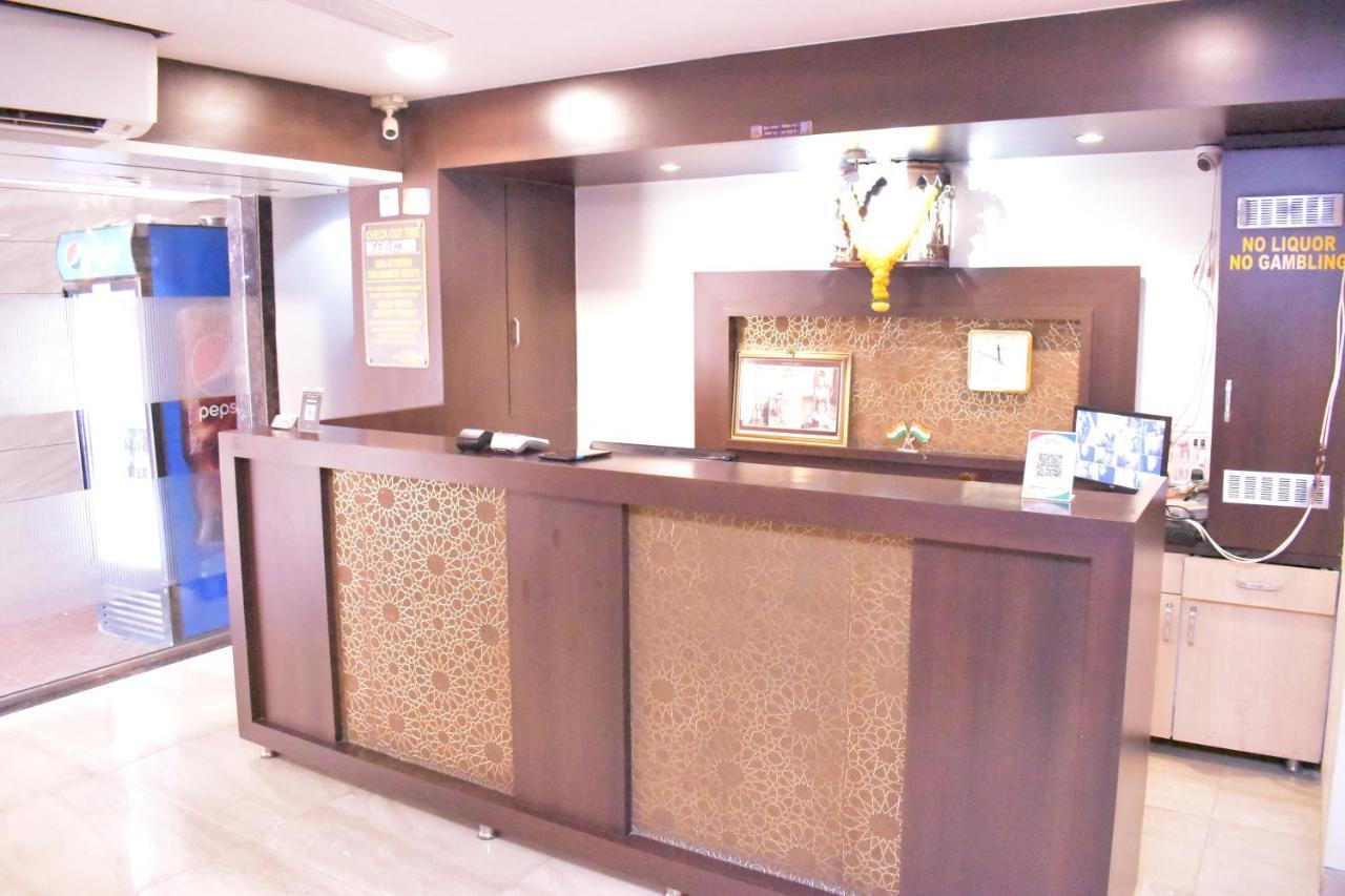 Hotel Everest Navi Mumbai Exterior photo