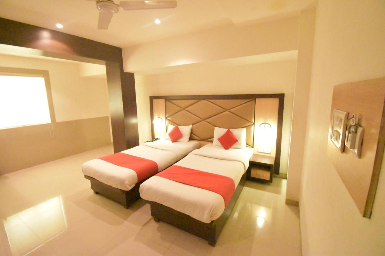 Hotel Everest Navi Mumbai Exterior photo