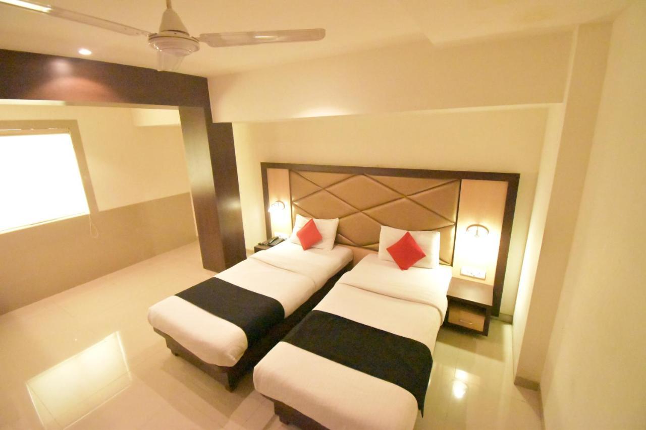 Hotel Everest Navi Mumbai Exterior photo